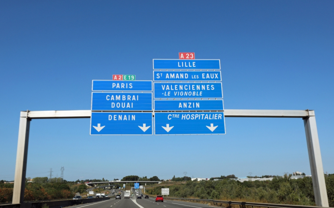 Une ville française essaie de payer les conducteurs pour qu'ils n'empruntent pas l'autoroute aux heures de pointe