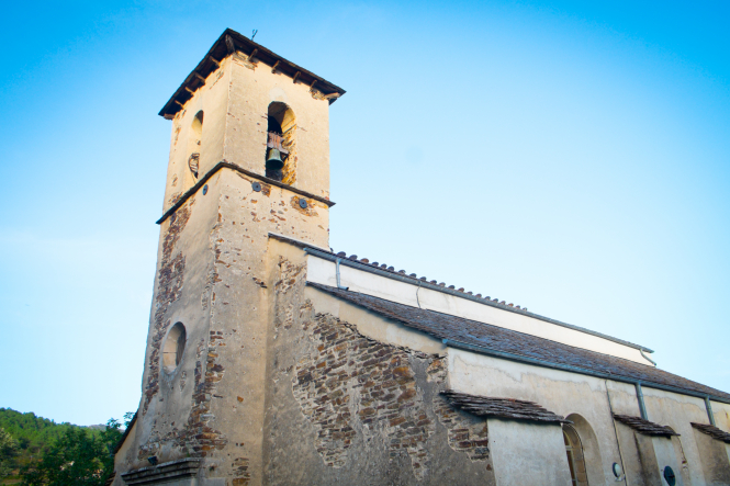 L'homme qui a sauvé l'église française de la ruine poursuivi pour avoir enfreint les règles de construction