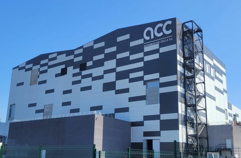 Gigafactory : qui est Yann Vincent, l’ancien de Renault et PSA qui s’attaque au monopole chinois sur les batteries électriques ?
              L’intrus de l’actu donne chaque soir un coup de projecteur sur une personnalité qui aurait pu passer sous les radars de l’actualité.