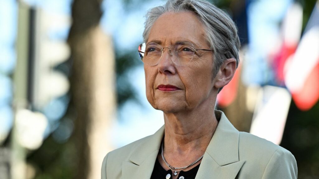 Vidéo



  

  
  


      


      

      Démission du maire de Saint-Brevin-les-Pins : Elisabeth Borne se dit "choquée" par l'incendie du domicile de l'édile et promet de "mieux protéger" les élus
              Ce maire de Loire-Atlantique a annoncé mercredi qu'il allait quitter ses fonctions, un mois après l'incendie de sa maison.