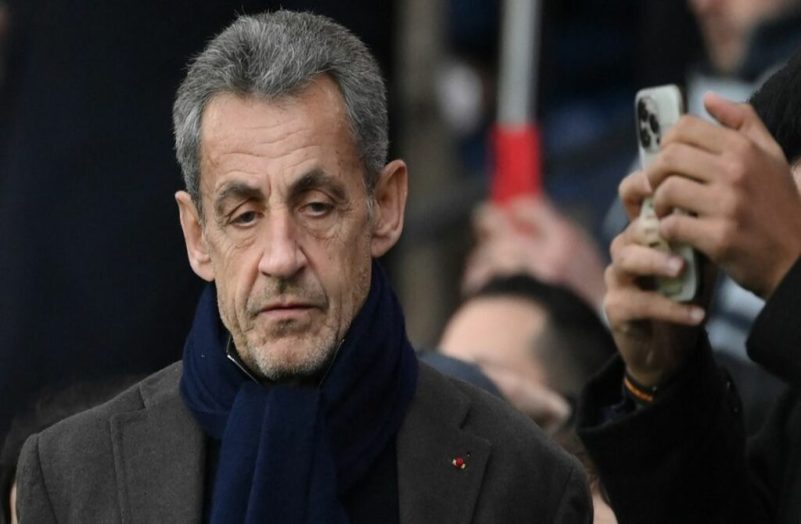 Soupçons de financement libyen de la campagne présidentielle de 2007 : le PNF demande un procès pour Nicolas Sarkozy et 12 autres mis en cause
              Nicolas Sarkozy a été mis en examen dans cette affaire, notamment pour "corruption passive, financement illégal de campagne électorale et recel de fonds publics libyens".