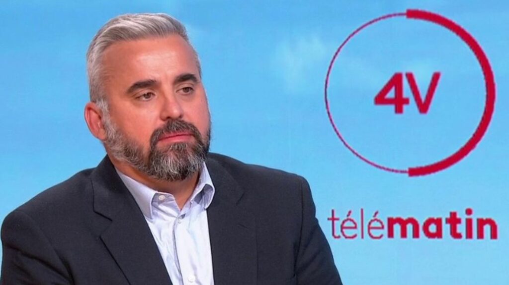 Réindustrialisation : pour le député LFI Alexis Corbière, l'objectif d'Emmanuel Macron est de "changer la conversation" par rapport aux retraites
                  Alexis Corbière, député La France insoumise de Seine-Saint-Denis, était l'invité des "4 Vérités" sur France 2, jeudi 11 mai.