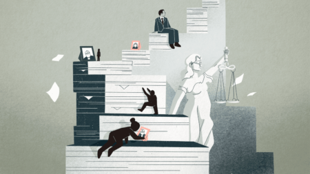 "Pendant des mois, j'ai vécu en apnée" : derrière les accidents du travail mortels, le long combat judiciaire des familles endeuillées
                  En 2019, près de 800 personnes sont mortes en France des suites d'un accident du travail. Une journée mondiale leur est consacrée vendredi.