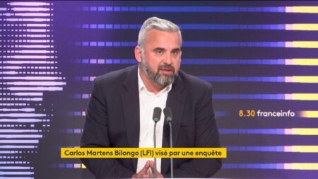 Carlos Martens Bilongo "est un homme honnête", affirme son collègue député Alexis Corbière
                  Le député La France insoumise, Carlos Martens Bilongo, est soupçonné de blanchiment de fraude fiscale et d'abus de biens sociaux. Son collègue, Alexis Corbière a réagi ce vendredi à cette affaire et assure "avoir confiance en lui".