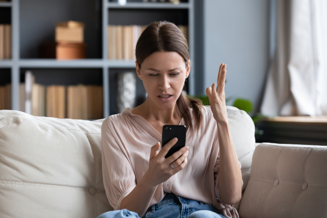 Attention : une nouvelle arnaque par SMS cible la saison des déclarations de revenus en France