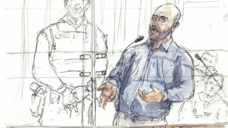 Le braqueur Redoine Faïd a été transféré ce mercredi de la prison de Fleury-Mérogis à celle de Condé-sur-Sarthe
                  Arrêté après un braquage raté qui avait coûté la vie à une policière en 2010, Redoine Faïd a été transféré de prison selon les informations de France Bleu Normandie. Un déplacement que ne comprends pas son avocate.
