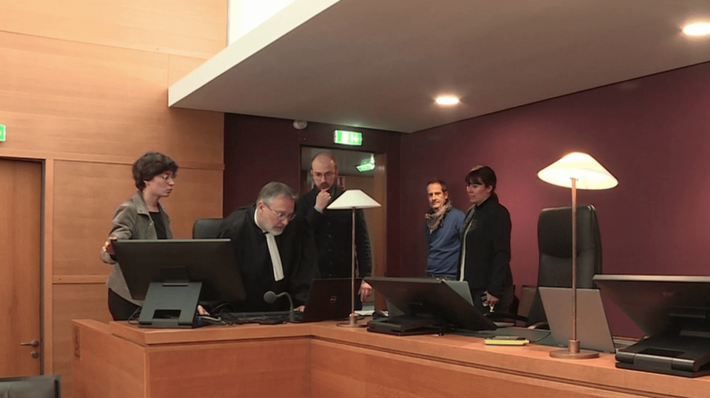 Justice : la révolution numérique se fait en douceur
                  La réforme de la Justice a été présentée ce mercredi 3 mai en Conseil des ministres, Éric Dupont-Moretti promet un budget de 11 milliards d'euros pour 2027 et le recrutement de 10 000 personnes. Une justice plus rapide avec l'expérimentation de l'Audience pénale numérique, une petite révolution.