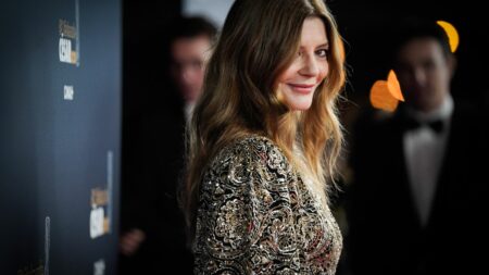 Festival de Cannes 2023 : qui est Chiara Mastroianni, la maîtresse de cérémonie ?
                  Elle va animer les soirées d'ouverture et de clôture du Festival. Après Virginie Efira l'an dernier, c'est au tour de Chiara Mastroianni d'officier en tant que maîtresse de cérémonie. L'occasion de revenir sur sa carrière.