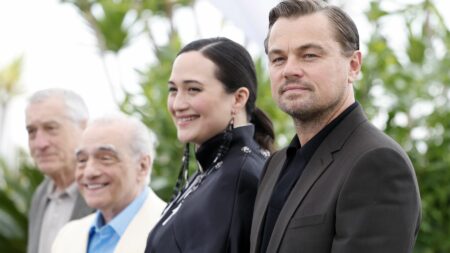 Cannes, ses stars, son cinéma : "C'est un lieu où la grande France du XIXe, la France des années 60, est encore présente. Et ça nous fait tous rêver", estime Jean Viard
                  Le dernier Scorsese avec DiCaprio, samedi 20 mai, le nouveau Todd Haynes aujourd'hui avec Natalie Portman : des tapis rouges "so chic" que nous offre le Festival de Cannes cette année encore. Jean Viard nous rappelle que c'est Edgar Morin, 102 ans bientôt, qui a inventé le mot 'star'. Toutes les sociétés ont un imaginaire et le dessine, explique le sociologue.