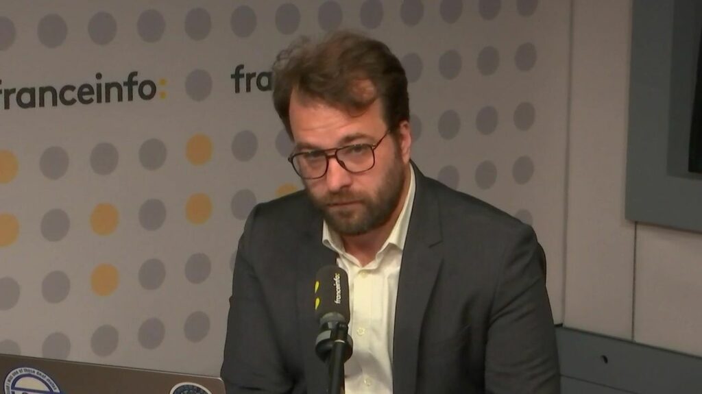 L'usage des drones contesté devant le Conseil d'État : la police envoie "des drones un peu partout pour n'importe quoi", dénonce un avocat
              Selon Me Jean-Baptiste Soufron, "le ministère de l'Intérieur essaye de passer en force" sur la question des drones : "ce qui est indiqué par les textes européens, c'est que l'usage des drones doit être autorisé quand il s'agit d'une absolue nécessité".