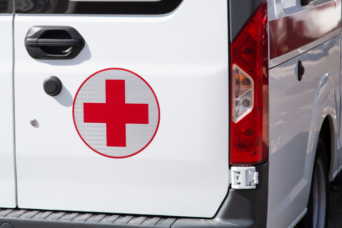 Des villages français luttent contre la pénurie de médecins avec un bus médical