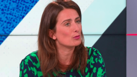 Dimanche en politique : "On se retrouve encore une fois à devoir punir des particuliers parce qu’on n’a pas anticipé", déplore Marine Tondelier
                  Dimanche 14 mai, Francis Letellier reçoit Marine Tondelier, secrétaire nationale d'EELV, dans "Dimanche en politique". Elle s’exprime sur la démission du maire de Saint-Brevin, les mesures restrictives relatives à la sécheresse ou encore la fermeture d’usines dans le nord du pays.