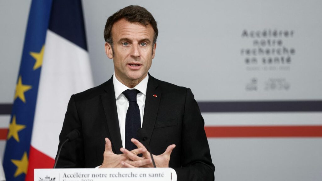 Pollution plastique : Emmanuel Macron appelle à "mettre fin à un modèle insoutenable"
              Le président de la République s'est exprimé lundi, jour de la reprise à Paris des négociations sur un futur traité mondial contre le plastique.