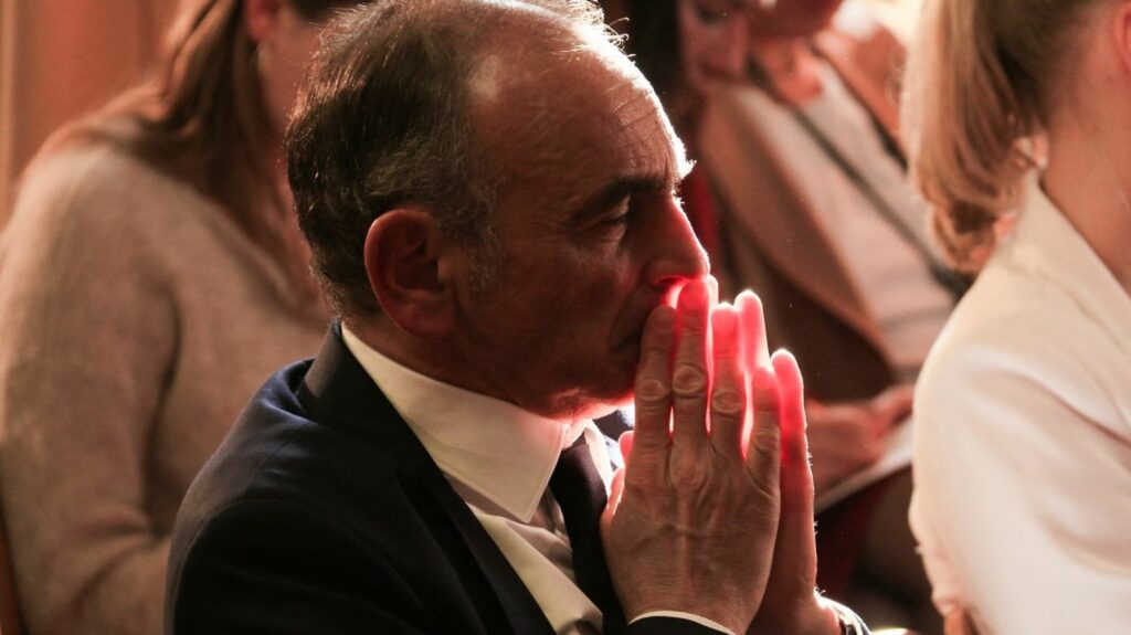 Eric Zemmour réclame 3 millions d'euros à son ancien éditeur Albin Michel
              Le polémiste d'extrême droite accuse Albin Michel de rupture abusive de contrat : l'éditeur avait renoncé à publier son sixième livre à l'annonce de sa candidature à la présidentielle.