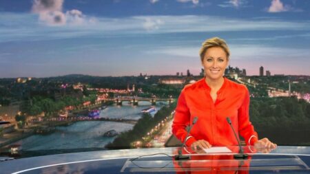 Festival de Cannes 2023 : un film italien en compétition, Scarlett Johansson et la vérité sur le trophée… Le journal du mercredi 24 mai
                  Scarlett Johansson a fait sensation sur le tapis rouge. Mercredi 24 mai, ce sont les réalisateurs italiens qui sont entrés dans la danse. Le point sur l'actualité du jour.