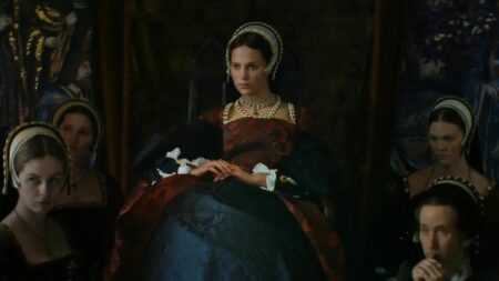 Festival de Cannes 2023 : "Firebrand - le jeu de la reine", beau film classique sur la sixième femme d'Henry VIII avec un Jude Law remarquable
                  Film battant pavillon anglo-américain, "Firebrand - le jeu de la reine" est réalisé par le Brésilien Karim Aïnouz qui lui apporte une belle facture historique, mais il ne correspond pas vraiment aux critères cannois.