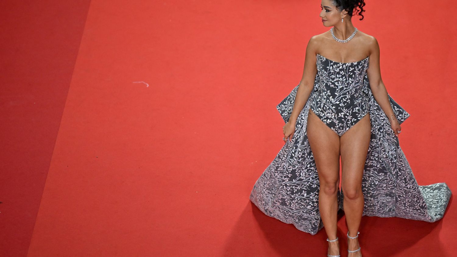 Les plus beaux looks de stars sur le tapis rouge du Festival de Cannes 2019 ( photos) Arabeque