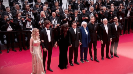 Festival de Cannes 2023 : les stars ont foulé le tapis rouge pour la première montée des marches
                  La 76e édition du Festival de Cannes a débuté, mardi 16 mai. Retour sur un incontournable, la montée des marches.