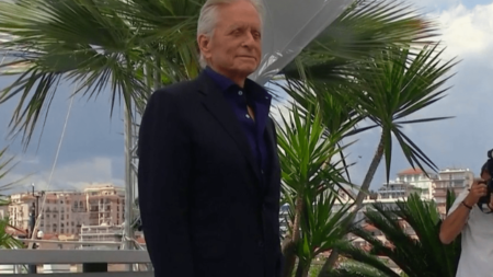 Festival de Cannes 2023 : une édition à l’heure américaine
                  La première montée des marches du Festival de Cannes a eu lieu en début de soirée, mardi 16 mai. Hollywood est présent en force à Cannes, avec de nombreuses stars américaines attendues sur le tapis rouge, d’Harrison Ford à Nathalie Portman en passant par Michael Douglas.