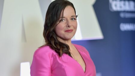 Festival de Cannes : une tribune d'actrices et d'acteurs dénonce un "système dysfonctionnel qui broie et anéantit" dans le cinéma français
                  Une centaine de personnalités, dont Julie Gayet, Laure Calamy, Géraldine Nakache et Zita Hanrot, ont signé ce texte contre le "harcèlement sexuel" et le "racisme" dans le milieu du cinéma en France.