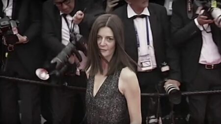 Cannes : le festival prêt à accueillir les stars
                  Il ne reste plus beaucoup de temps avant l'ouverture du Festival de Cannes. Alors forcément, les festivaliers commencent à patienter.