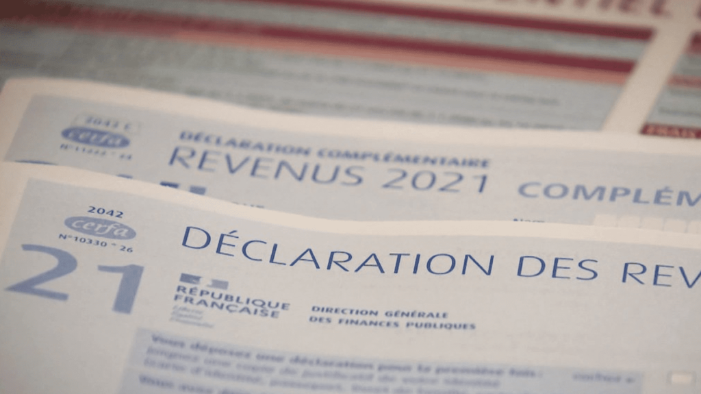 Impôts : vers une baisse pour les classes moyennes ?
                  Pour tourner au plus vite la lourde page des retraites, le président de la République a annoncé dans le journal L’Opinion, lundi 15 mai, souhaiter baisser les impôts des classes moyennes. Mais est-ce réalisable ?