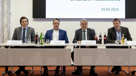 Coup de filet contre la mafia calabraise : les deux Italiens arrêtés en France placés en détention provisoire
                  Alors que 132 personnes liées à la mafia calabraise ont été interpellées en Europe, deux d'entre elles, arrêtées en France, sont désormais en détention à Nice.