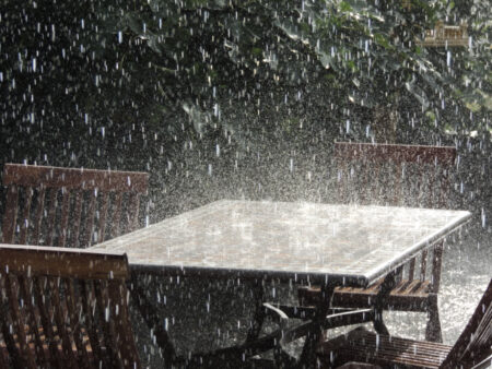 Les avertissements de tempête en France continuent : des conseils pour sécuriser votre propriété