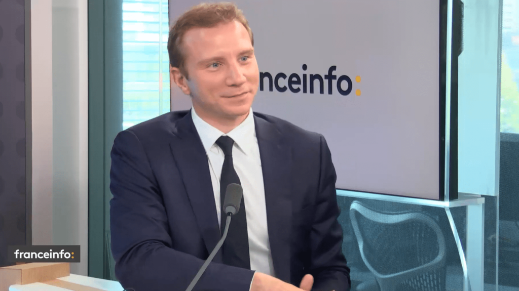 Loi immigration : le député LR Alexandre Vincendet appelle à "un accord avec la majorité" pour ne pas "faire le lit du RN"
                  Le gouvernement relance des concertations pour un projet de loi sur l'immigration présenté en juillet.