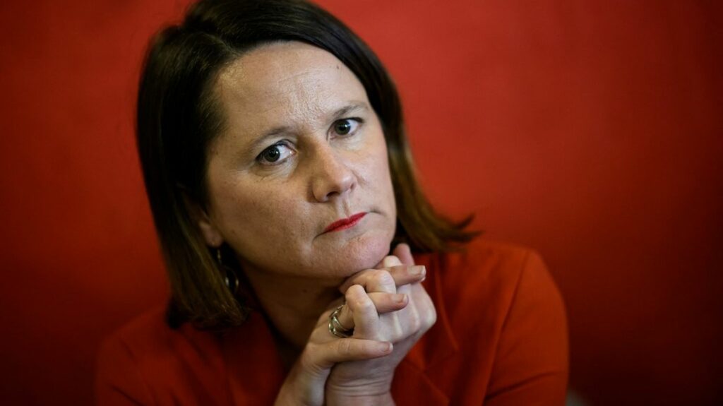 Démission du maire de Saint-Brevin : le Parti socialiste et l'Association des maires de France appellent à une marche de soutien à l'édile le 24 mai
                  Saluant un maire qui "a été l'honneur de la République", la première secrétaire déléguée du PS, Johanna Rolland, a estimé que "jamais un élu ne devrait être obligé de choisir entre protéger sa famille et exercer son mandat public".
