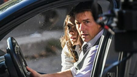Tom Cruise toujours aussi impressionnant dans la bande-annonce du dernier "Mission Impossible"
                  La bande annonce du septième opus de la saga "Mission Impossible" a été dévoilée hier. Dans "Mission Impossible : Dead Reckoning", Tom Cruise renoue avec les cascades impressionnantes et les intrigues haletantes.