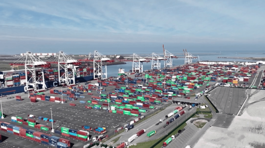 Dunkerque : le président mise sur la réindustrialisation de la ville
                  Toujours chahuté lors de ses déplacements, le président se rend dans le Nord, à Dunkerque, vendredi 12 mai, ville qui retrouve un nouveau souffle avec l’arrivée de grandes entreprises.