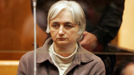 Le parquet de Nanterre requiert un procès contre Monique Olivier, l'ex-épouse de Michel Fourniret, dans les affaires Mouzin, Domèce et Parrish
                  S'il avait lieu, ce procès serait le premier du pôle "cold cases", dédié aux affaires non élucidées, et pourrait se tenir en novembre 2023.