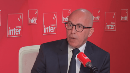Réforme des retraites : Éric Ciotti est "persuadé que" la proposition de loi du groupe Liot "n'ira pas au bout du processus législatif"
                  Cette proposition de loi pour repasser l'âge légal du départ à la retraite à 62 ans sera examinée le 8 juin. "J'ai soutenu" la réforme des retraites, "je l'assume", insiste le président des Républicains, mardi sur France Inter.