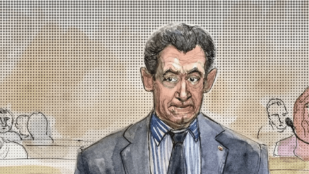 Affaire des écoutes : Nicolas Sarkozy condamné à trois ans de prison en appel, dont un an ferme
              L’ancien président de la République a écopé, en appel, de trois ans de prison, dont une année ferme, mercredi 17 mai, dans l’affaire des écoutes. Il est le premier ancien chef d’État à être condamné à porter un bracelet électronique.