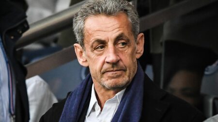 Affaire des écoutes : "j’irai jusqu’au bout", réagit Nicolas Sarkozy, qui se pourvoit en cassation après sa condamnation en appel
              Dans l'affaire "des écoutes", la cour d'appel de Paris a confirmé mercredi la décision des juges de première instance, en le condamnant à trois ans de prison, dont un an ferme, pour corruption et trafic d'influence.