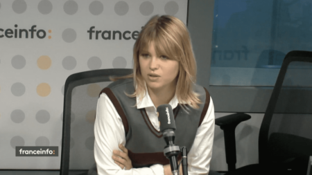 Série : "Si ça ne tenait qu’à moi, bien sûr que j’aimerais rencontrer Brigitte Bardot", souligne la comédienne Julia de Nunez qui incarne "BB"
                  Pour son tout premier rôle, Julia de Nunez, 23 ans, incarne l’icône Brigitte Bardot dans la série en six épisodes "Bardot" de Christopher et Danièle Thompson déjà disponible sur France.tv et diffusée lundi 8 mai sur France 2.