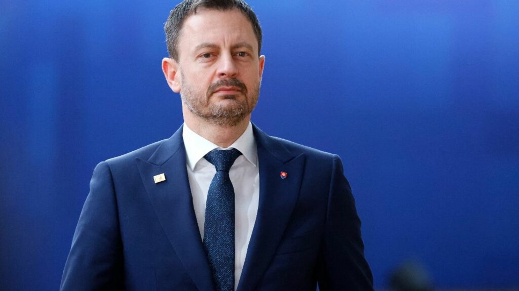 Slovaquie : le gouvernement intérimaire démissionne, la crise politique s'aggrave dans le pays
                  Les députés slovaques ont renversé le gouvernement de coalition quadripartite d'Eduard Heger lors d'un vote de défiance le 15 décembre. Depuis, son équipe assure la gestion de cet Etat membre de l'Union européenne.