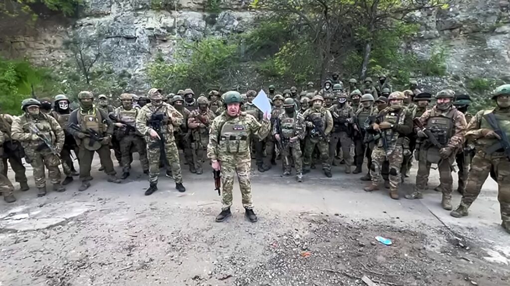Guerre en Ukraine : que peut craindre le groupe paramilitaire russe Wagner après le vote des députés français le qualifiant de "terroriste" ?
                  L'Assemblée nationale a adopté mardi une proposition de résolution visant "à appeler la France et l’Union européenne à inscrire la milice Wagner sur la liste des organisations terroristes".