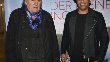 Gérard Depardieu écarté de la promotion de son dernier film à l'affiche "Umami"
                  Le producteur et le distributeur du prochain film avec Gérard Depardieu a décidé de ne pas associer le comédien à la promotion du long-métrage. L'acteur est accusé de violences sexistes et sexuelles par plusieurs femmes.
