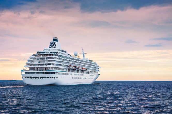 Une manifestation anti-croisière en Bretagne empêche les visiteurs de débarquer