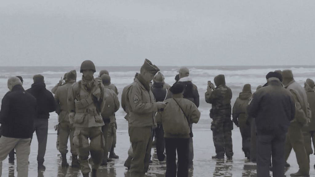 Commémoration : les hommages sont nombreux pour célébrer le 79e anniversaire du débarquement des Alliés
              Emmanuel Macron est arrivé dans le Calvados pour célébrer le 79e anniversaire du débarquement des Alliés. Le 6 juin 1944, 150 000 soldats débarquaient sur les plages normandes.