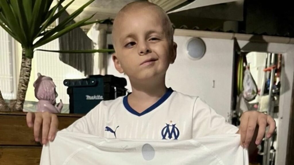 Agression de Kenzo en marge du match Ajaccio-Marseille : une enquête ouverte pour violence en réunion
              Kenzo, un garçon de huit ans, a été agressé par des supporters corses en marge d'un match de Ligue 1 entre l'AC Ajaccio et l'OM, samedi 3 juin. Une enquête pour violence en réunion a été ouverte. Aucune interpellation n'a eu lieu pour le moment.