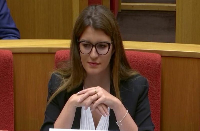 Fonds Marianne : Marlène Schiappa sur le grill
              Mercredi 14 juin, Marlène Schiappa a dû s'expliquer devant la commission d'enquête pour la gestion controversée du fonds Marianne. La ministre a rejeté la responsabilité sur son administration.