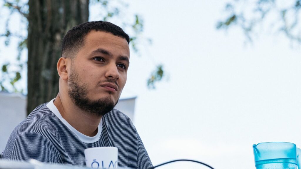 La France insoumise : la procédure interne visant Taha Bouhafs est close, la mesure conservatoire est levée
              Le journaliste et militant était accusé de violences sexuelles par deux femmes. Mais l'une d'elles avait retiré son témoignage en mars et l'autre ne souhaitait ni porter plainte, ni permettre de contradictoire, selon une source proche du dossier.