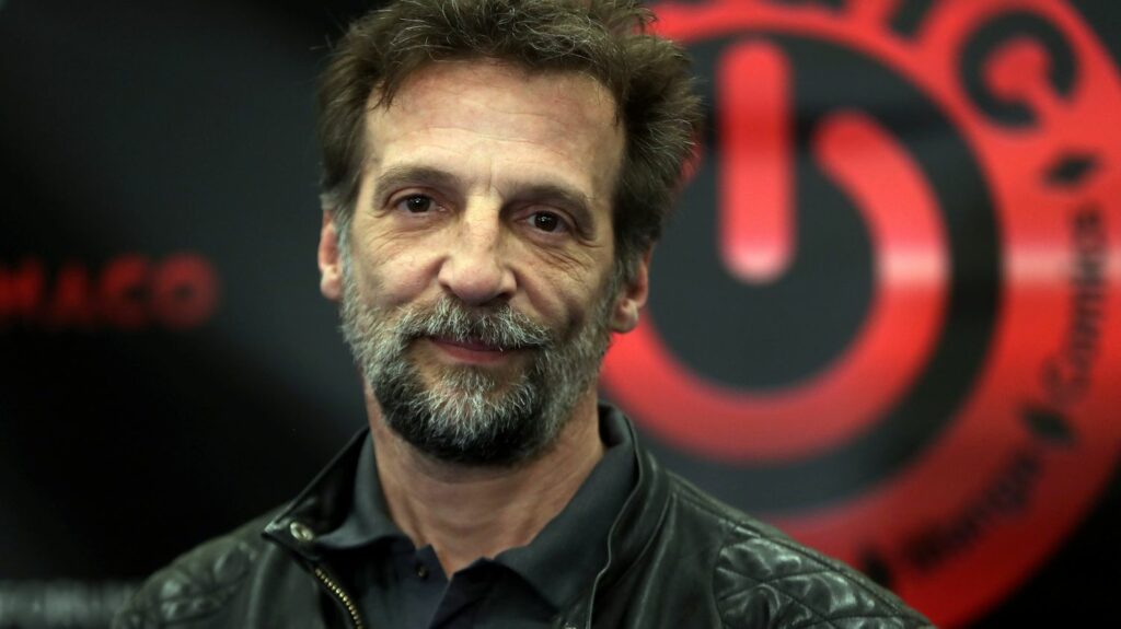 "Ce sont des fils, pas des voyous, pas des criminels" : l'émotion de Mathieu Kassovitz après la mort de Nahel
              Dans une vidéo publiée sur instagram mercredi, Mathieu Kassovitz réagit à la mort du jeune homme de 17 ans à Nanterre, et fait le parallèle avec son film "La Haine", 30 ans après sa sortie.