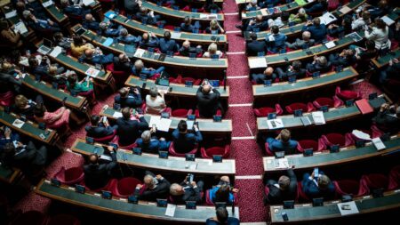 Assassinat de Samuel Paty : le Sénat vote la création d'une commission d'enquête
                  Les travaux seront enclenchés en juillet et se poursuivront "au cours du dernier trimestre 2023".