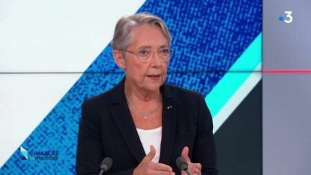 Attaque à Annecy, 100 jours, Marlène Schiappa... Ce qu'il faut retenir de l'interview d'Elisabeth Borne, invitée de "Dimanche en politique" sur France 3
                  Elisabeth Borne a répété vouloir "ouvrir une nouvelle phase" avec les syndicats. La cheffe du gouvernement entend "tenir sa feuille de route" en avançant texte par texte.