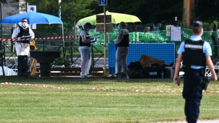 Attaque au couteau à Annecy : sur quoi la justice se fonde-t-elle pour déterminer si un acte est terroriste ou non ?
              L'enquête devra notamment déterminer si le suspect a prémédité son acte et s'il a agi au nom d'une idéologie. Son état psychologique, compatible avec la garde à vue, reste une question centrale.