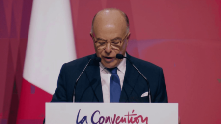 Politique : Bernard Cazeneuve veut incarner une alternative à la Nupes
              L'ancien Premier ministre Bernard Cazeneuve a lancé son mouvement, samedi 10 juin, en présence de François Hollande. La Convention aura pour objectif de proposer une alternative à la Nupes, jugée trop radicale et en quête perpétuelle de conflit.